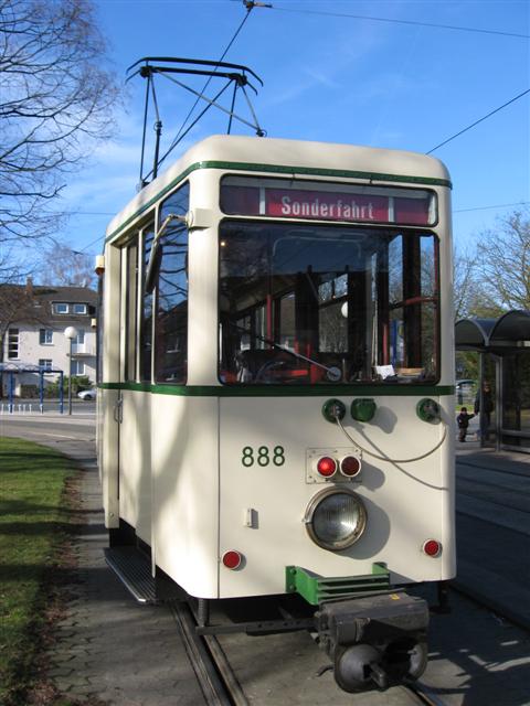 Historische Straßenbahn 888
